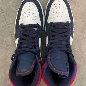 Jordan 1 SE mid white/navy blue/varsity red